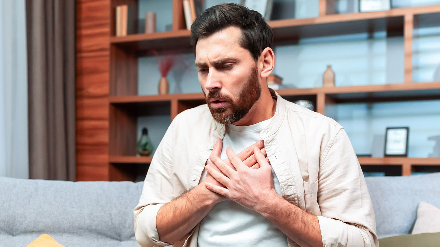 Кашлањето е чест симптом на намалување на имунитетот.