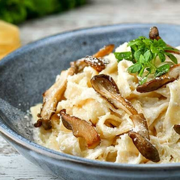 Тестенини со букови печурки од остриги.