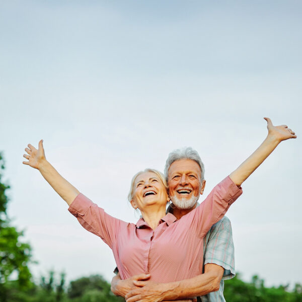 Постар пар со добар имунолошки систем.